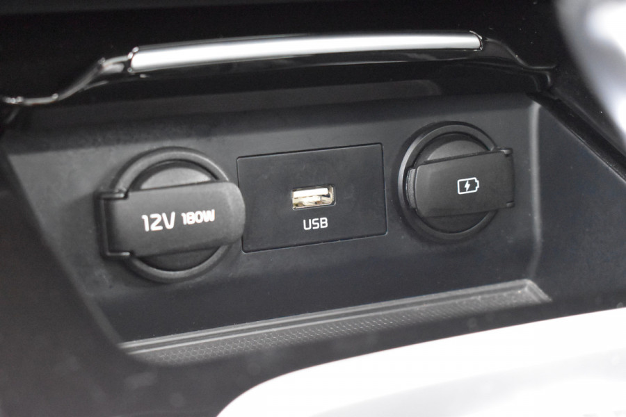 Kia ProCeed 1.4 T-GDI GT-Line / Navigatie / Adap. Cruise / 17" LM / Panoramadak / Keyless