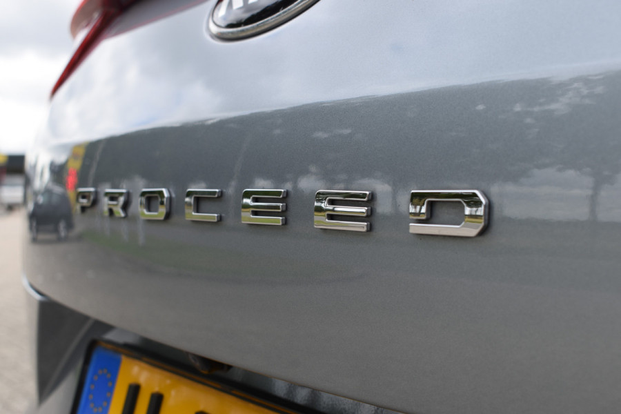 Kia ProCeed 1.4 T-GDI GT-Line / Navigatie / Adap. Cruise / 17" LM / Panoramadak / Keyless