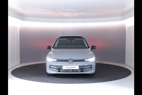 Volkswagen Golf 1.5 eTSI Life Edition GOAL 115PK DSG | Panorama dak | Verlengde garantie | Parkeercamera | Stoel- en stuurverwarming |