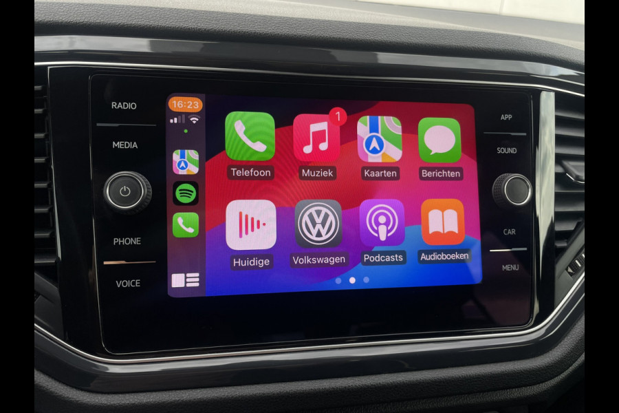 Volkswagen T-Roc 1.5 TSI Sport LED | Trekhaak | Carplay | Camera | Virtual Cockpit | PDC