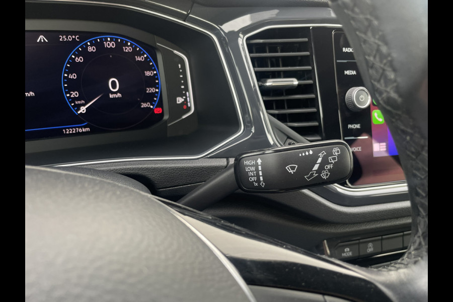 Volkswagen T-Roc 1.5 TSI Sport LED | Trekhaak | Carplay | Camera | Virtual Cockpit | PDC
