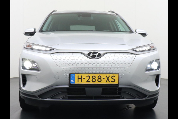 Hyundai Kona EV Premium 64 kWh VAN: 22.900,- VOOR: 18.877,- UW HERFSTVOORDEEL: 4.023,- 3-FASE LADER | ORIGINEEL NL AUTO MET NAP | SCHUIFDAK | LEDER | STOELVERWARMING & VERKOELING | HEAD-UP DISPLAY | AFN.TREKHAAK | RIJKLAAR MET 12 MAANDEN BOVAG GARANTIE!
