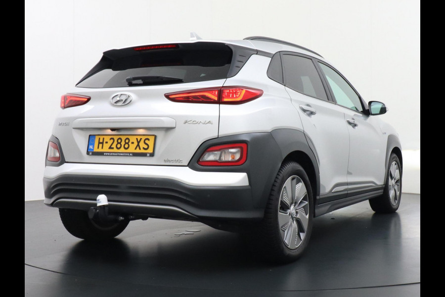 Hyundai Kona EV Premium 64 kWh VAN: 22.900,- VOOR: 18.877,- UW HERFSTVOORDEEL: 4.023,- 3-FASE LADER | ORIGINEEL NL AUTO MET NAP | SCHUIFDAK | LEDER | STOELVERWARMING & VERKOELING | HEAD-UP DISPLAY | AFN.TREKHAAK | RIJKLAAR MET 12 MAANDEN BOVAG GARANTIE!