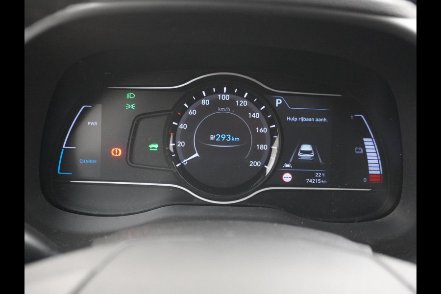 Hyundai Kona EV Premium 64 kWh VAN: 22.900,- VOOR: 18.877,- UW HERFSTVOORDEEL: 4.023,- 3-FASE LADER | ORIGINEEL NL AUTO MET NAP | SCHUIFDAK | LEDER | STOELVERWARMING & VERKOELING | HEAD-UP DISPLAY | AFN.TREKHAAK | RIJKLAAR MET 12 MAANDEN BOVAG GARANTIE!