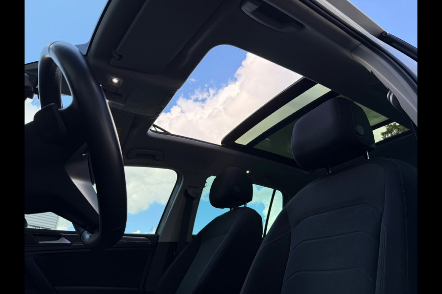 Volkswagen Tiguan 1.4 TSI eHybrid Business+ - Automaat - Panodak - Trekhaak - Camera