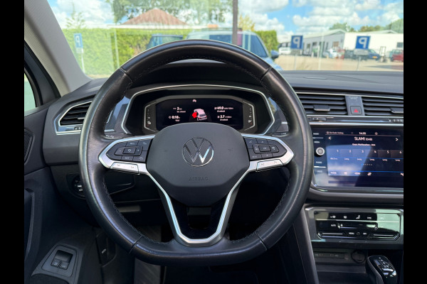 Volkswagen Tiguan 1.4 TSI eHybrid Business+ - Automaat - Panodak - Trekhaak - Camera