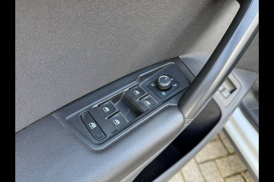 Volkswagen Tiguan 1.4 TSI eHybrid Business+ - Automaat - Panodak - Trekhaak - Camera