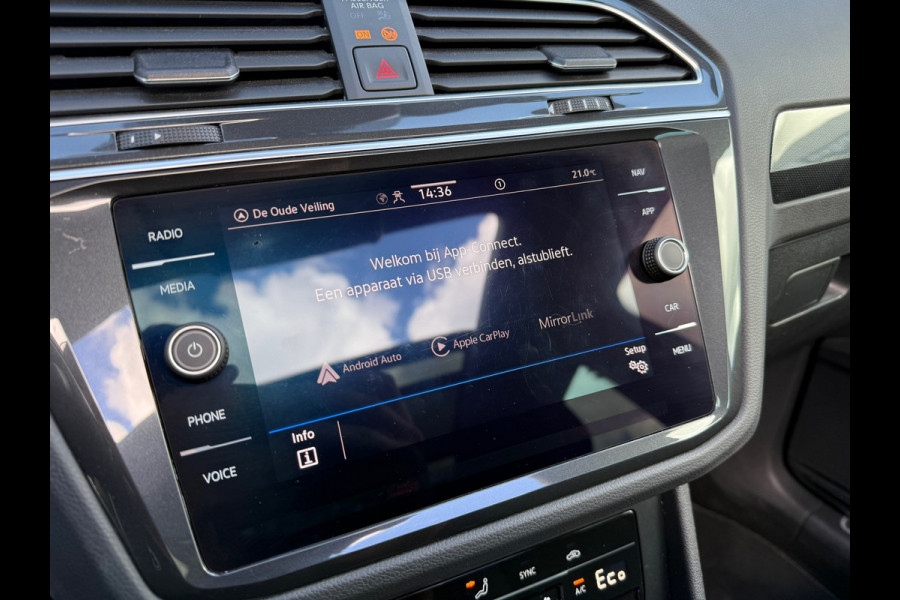 Volkswagen Tiguan 1.4 TSI eHybrid Business+ - Automaat - Panodak - Trekhaak - Camera
