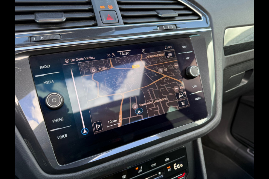 Volkswagen Tiguan 1.4 TSI eHybrid Business+ - Automaat - Panodak - Trekhaak - Camera