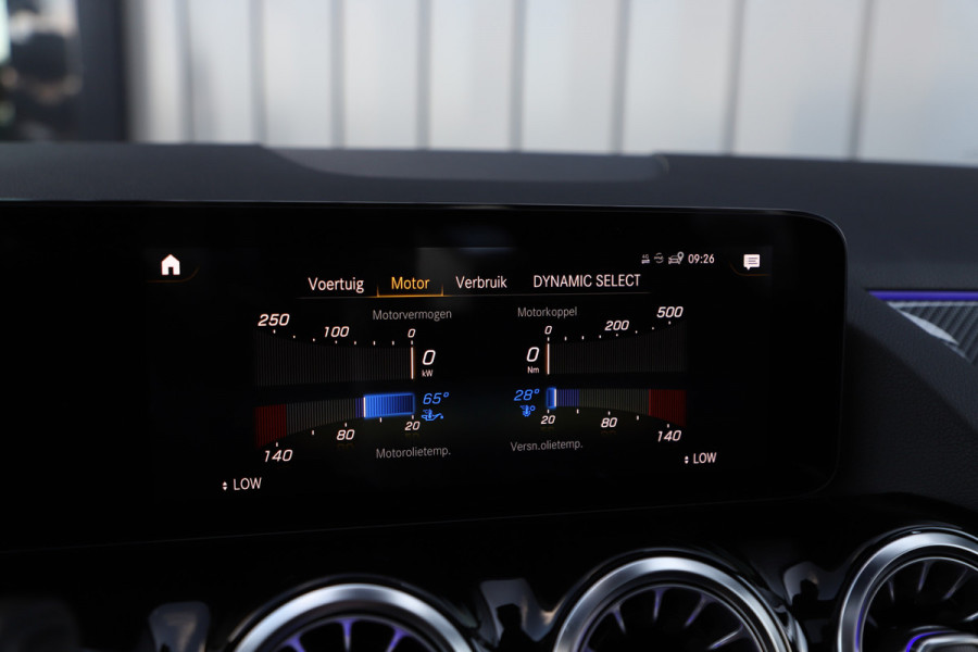 Mercedes-Benz GLA AMG 35 4MATIC Aut8 | 306PK | Pano | Adaptief-onderstel | Sfeerverlichting | Memory | Multibeam | Carbon | Standkachel | Stoelver