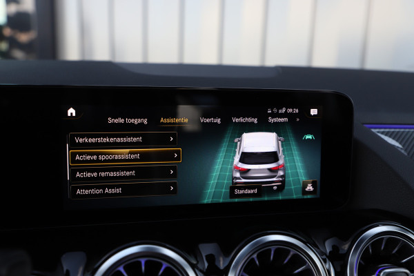 Mercedes-Benz GLA AMG 35 4MATIC Aut8 | 306PK | Pano | Adaptief-onderstel | Sfeerverlichting | Memory | Multibeam | Carbon | Standkachel | Stoelver