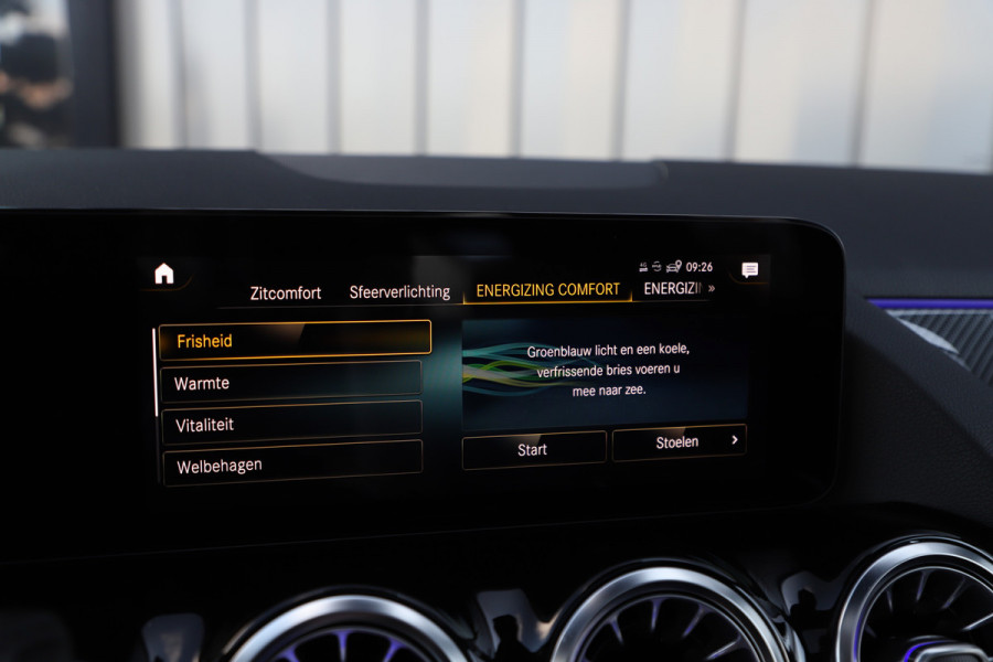 Mercedes-Benz GLA AMG 35 4MATIC Aut8 | 306PK | Pano | Adaptief-onderstel | Sfeerverlichting | Memory | Multibeam | Carbon | Standkachel | Stoelver