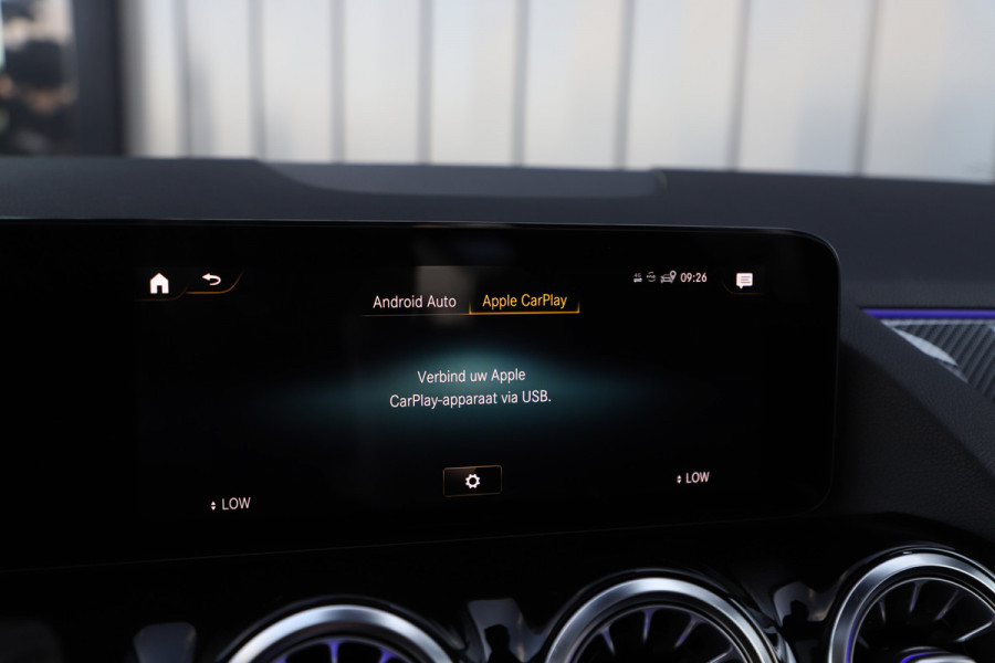 Mercedes-Benz GLA AMG 35 4MATIC Aut8 | 306PK | Pano | Adaptief-onderstel | Sfeerverlichting | Memory | Multibeam | Carbon | Standkachel | Stoelver