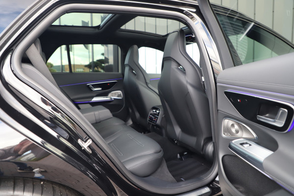 Mercedes-Benz E-Klasse Estate Estate AMG 53 Hybrid 4-MATIC+ | 612PK | Achterasbesturing | Head-up | Carbon | Burmester 4D | Keyles-go | Sfeerverlichtin Mercedes-Benz E-Klasse Estate Estate AMG 53 Hybrid 4-MATIC+ | 612PK | Achterasbesturing | Head-up | Carbon | Burmester 4D | Keyles-go | Sfeerverlichtin