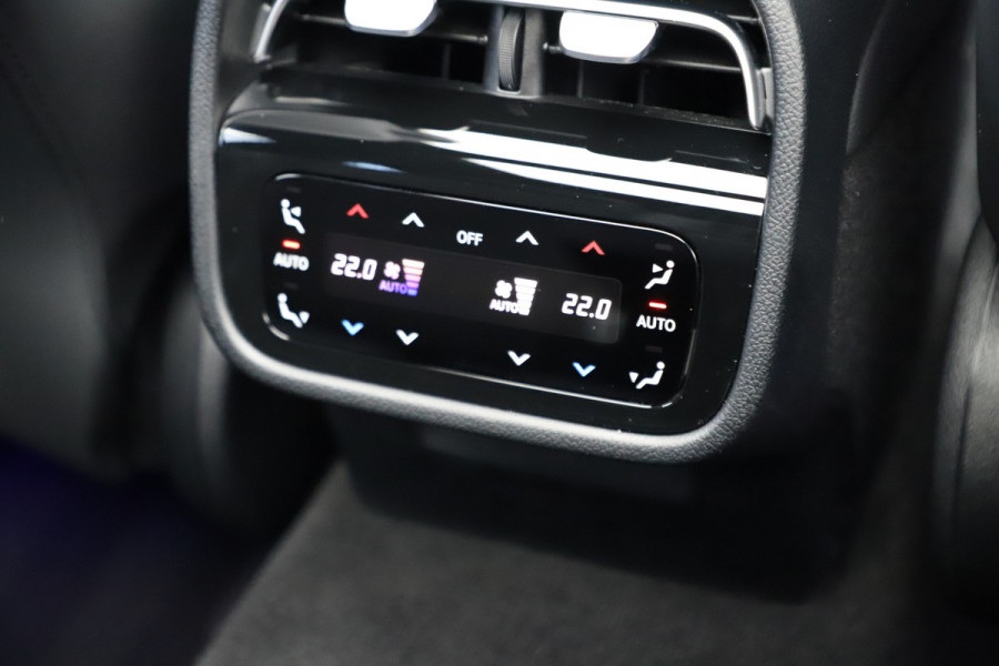 Mercedes-Benz E-Klasse Estate Estate AMG 53 Hybrid 4-MATIC+ | 612PK | Achterasbesturing | Head-up | Carbon | Burmester 4D | Keyles-go | Sfeerverlichtin Mercedes-Benz E-Klasse Estate Estate AMG 53 Hybrid 4-MATIC+ | 612PK | Achterasbesturing | Head-up | Carbon | Burmester 4D | Keyles-go | Sfeerverlichtin