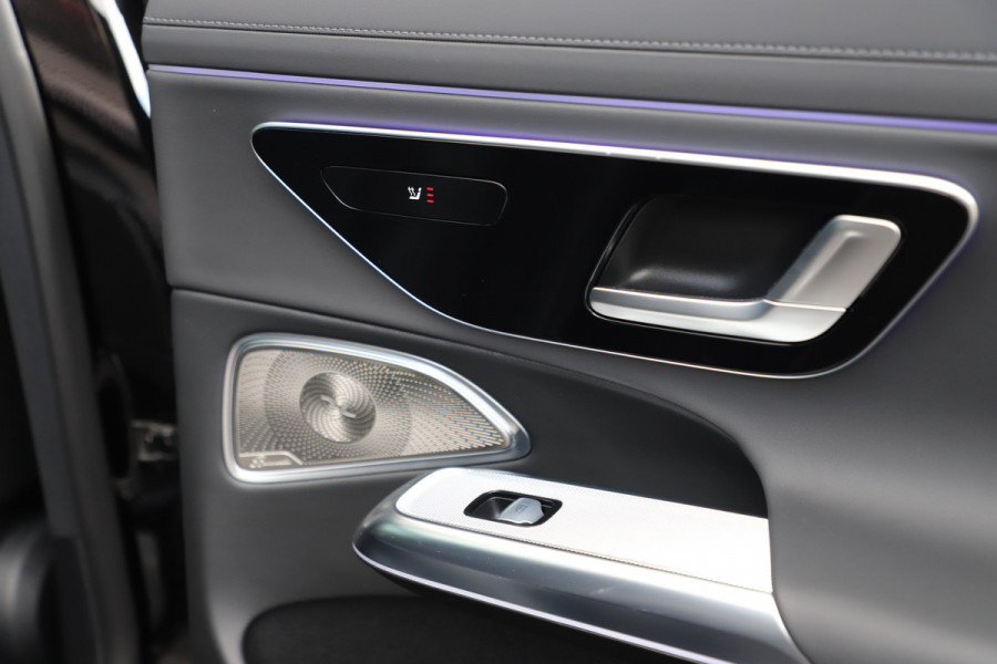 Mercedes-Benz E-Klasse Estate Estate AMG 53 Hybrid 4-MATIC+ | 612PK | Achterasbesturing | Head-up | Carbon | Burmester 4D | Keyles-go | Sfeerverlichtin Mercedes-Benz E-Klasse Estate Estate AMG 53 Hybrid 4-MATIC+ | 612PK | Achterasbesturing | Head-up | Carbon | Burmester 4D | Keyles-go | Sfeerverlichtin