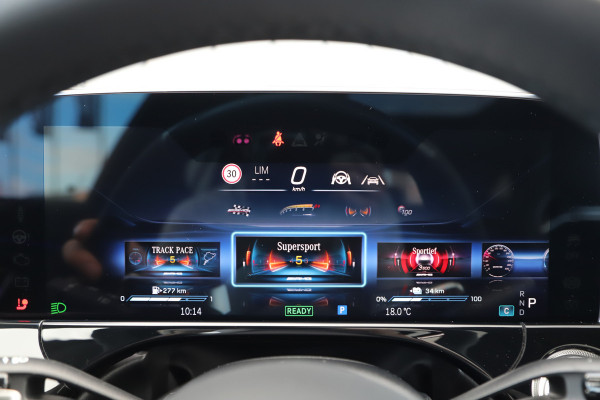 Mercedes-Benz E-Klasse Estate Estate AMG 53 Hybrid 4-MATIC+ | 612PK | Achterasbesturing | Head-up | Carbon | Burmester 4D | Keyles-go | Sfeerverlichtin Mercedes-Benz E-Klasse Estate Estate AMG 53 Hybrid 4-MATIC+ | 612PK | Achterasbesturing | Head-up | Carbon | Burmester 4D | Keyles-go | Sfeerverlichtin