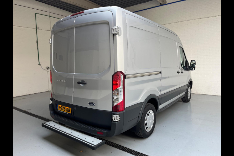 Ford Transit Achterwiel aandrijving Volledig ingerichte Servicewagen 350 2.0 TDCI 130pk euro6 L2H2 Trend 3Persoons RIJKLAARPRIJS!