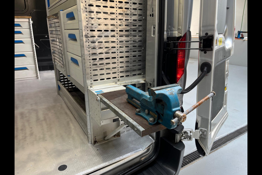 Ford Transit Achterwiel aandrijving Volledig ingerichte Servicewagen 350 2.0 TDCI 130pk euro6 L2H2 Trend 3Persoons RIJKLAARPRIJS!