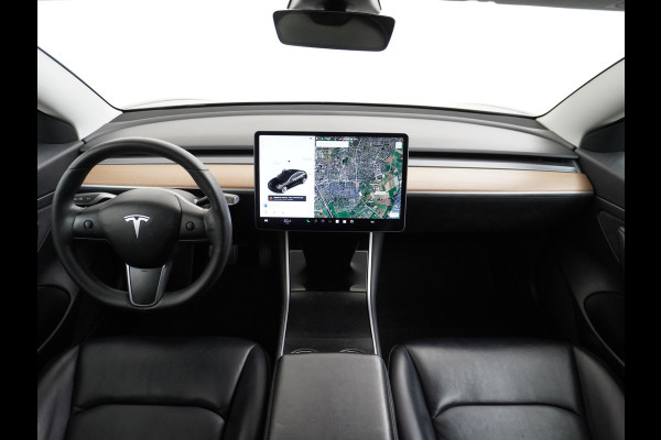 Tesla Model 3 RWD SR+ 60kWh 325PK Lmv 19" AutoPilot Leder PanoDak Adaptive-Cruise Lmv Camera's Elektr.-Stuur+Stoelen+Spiegels+Geheugen+Easy-En Navi LED Comfortstoelen ACC DAB Voorverwarmen interieur via App Keyless via Telefoonsleutel One-Pedal-Drive Origineel Nederlandse auto tot 11kw laden thuis! 1.584kg licht!