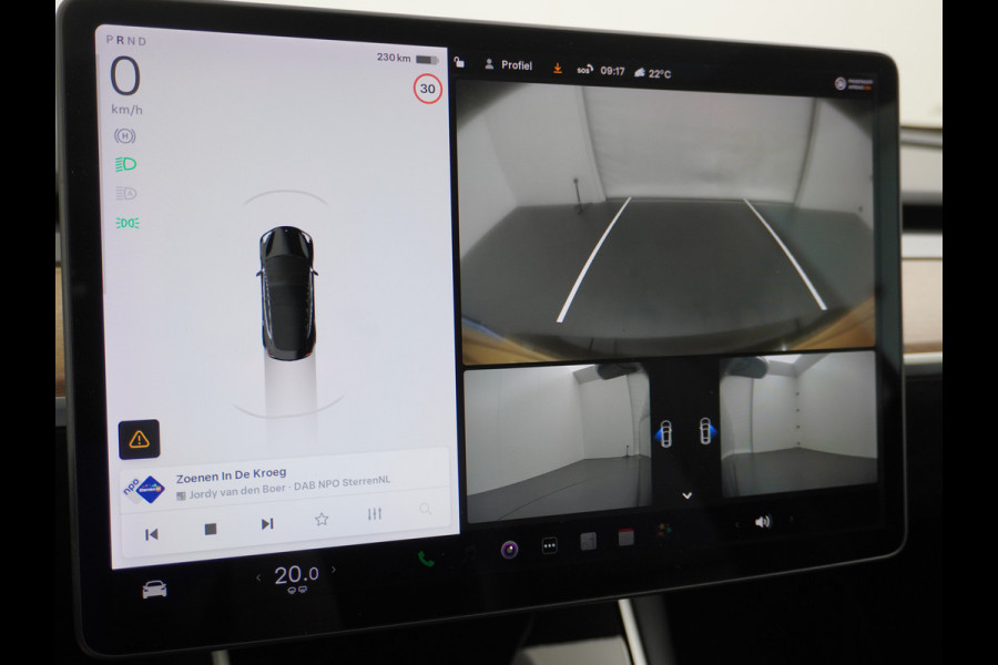 Tesla Model 3 RWD SR+ 60kWh 325PK Lmv 19" AutoPilot Leder PanoDak Adaptive-Cruise Lmv Camera's Elektr.-Stuur+Stoelen+Spiegels+Geheugen+Easy-En Navi LED Comfortstoelen ACC DAB Voorverwarmen interieur via App Keyless via Telefoonsleutel One-Pedal-Drive Origineel Nederlandse auto tot 11kw laden thuis! 1.584kg licht!