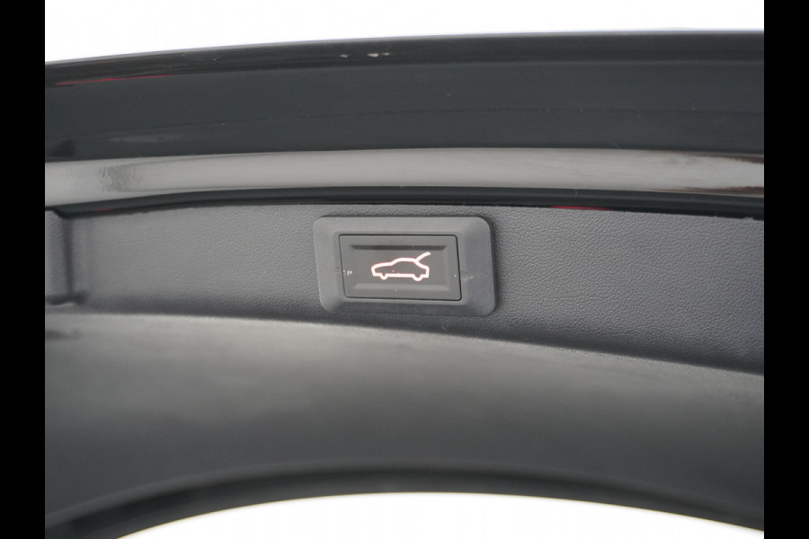 Tesla Model 3 RWD SR+ 60kWh 325PK Lmv 19" AutoPilot Leder PanoDak Adaptive-Cruise Lmv Camera's Elektr.-Stuur+Stoelen+Spiegels+Geheugen+Easy-En Navi LED Comfortstoelen ACC DAB Voorverwarmen interieur via App Keyless via Telefoonsleutel One-Pedal-Drive Origineel Nederlandse auto tot 11kw laden thuis! 1.584kg licht!