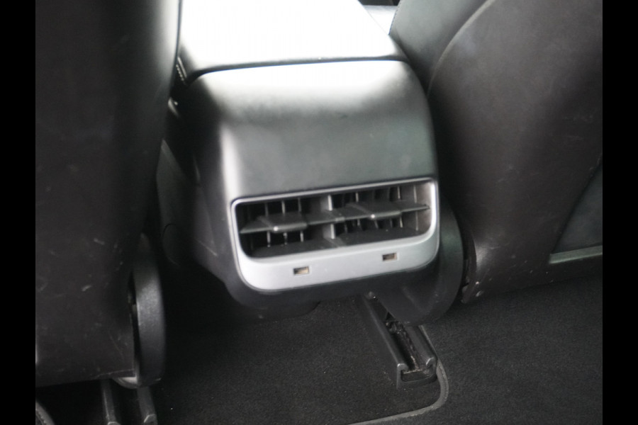 Tesla Model 3 RWD SR+ 60kWh 325PK Lmv 19" AutoPilot Leder PanoDak Adaptive-Cruise Lmv Camera's Elektr.-Stuur+Stoelen+Spiegels+Geheugen+Easy-En Navi LED Comfortstoelen ACC DAB Voorverwarmen interieur via App Keyless via Telefoonsleutel One-Pedal-Drive Origineel Nederlandse auto tot 11kw laden thuis! 1.584kg licht!