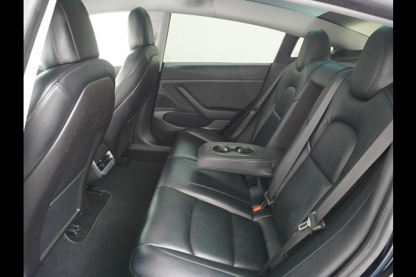 Tesla Model 3 RWD SR+ 60kWh 325PK Lmv 19" AutoPilot Leder PanoDak Adaptive-Cruise Lmv Camera's Elektr.-Stuur+Stoelen+Spiegels+Geheugen+Easy-En Navi LED Comfortstoelen ACC DAB Voorverwarmen interieur via App Keyless via Telefoonsleutel One-Pedal-Drive Origineel Nederlandse auto tot 11kw laden thuis! 1.584kg licht!