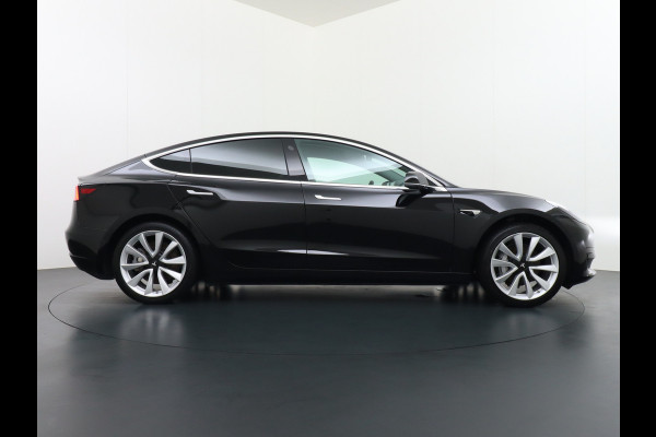 Tesla Model 3 RWD SR+ 60kWh 325PK Lmv 19" AutoPilot Leder PanoDak Adaptive-Cruise Lmv Camera's Elektr.-Stuur+Stoelen+Spiegels+Geheugen+Easy-En Navi LED Comfortstoelen ACC DAB Voorverwarmen interieur via App Keyless via Telefoonsleutel One-Pedal-Drive Origineel Nederlandse auto tot 11kw laden thuis! 1.584kg licht!