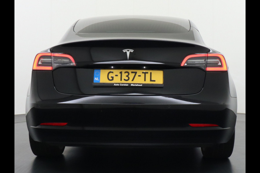 Tesla Model 3 RWD SR+ 60kWh 325PK Lmv 19" AutoPilot Leder PanoDak Adaptive-Cruise Lmv Camera's Elektr.-Stuur+Stoelen+Spiegels+Geheugen+Easy-En Navi LED Comfortstoelen ACC DAB Voorverwarmen interieur via App Keyless via Telefoonsleutel One-Pedal-Drive Origineel Nederlandse auto tot 11kw laden thuis! 1.584kg licht!