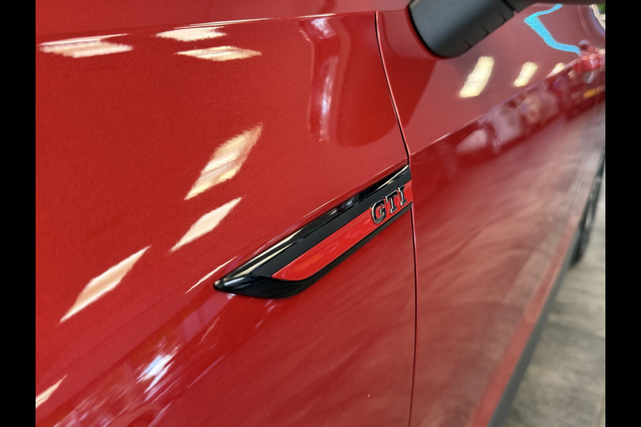 Volkswagen Golf 2.0 TSI GTI Parkeerassistent Keyless Go/Start HUD Volkswagen Golf 2.0 TSI GTI Parkeerassistent Keyless Go/Start HUD