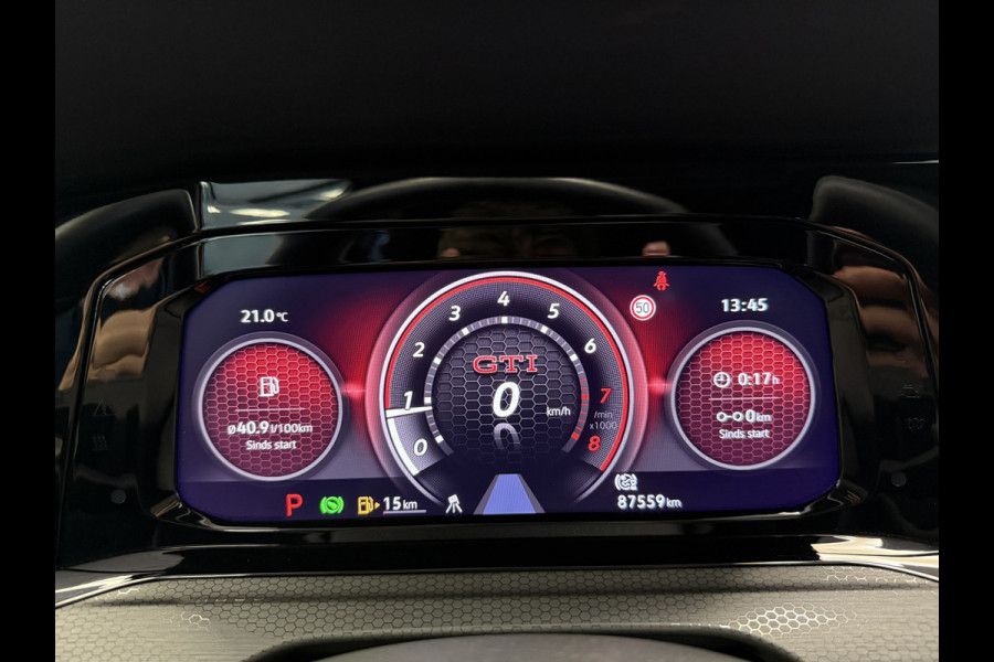 Volkswagen Golf 2.0 TSI GTI Parkeerassistent Keyless Go/Start HUD Volkswagen Golf 2.0 TSI GTI Parkeerassistent Keyless Go/Start HUD