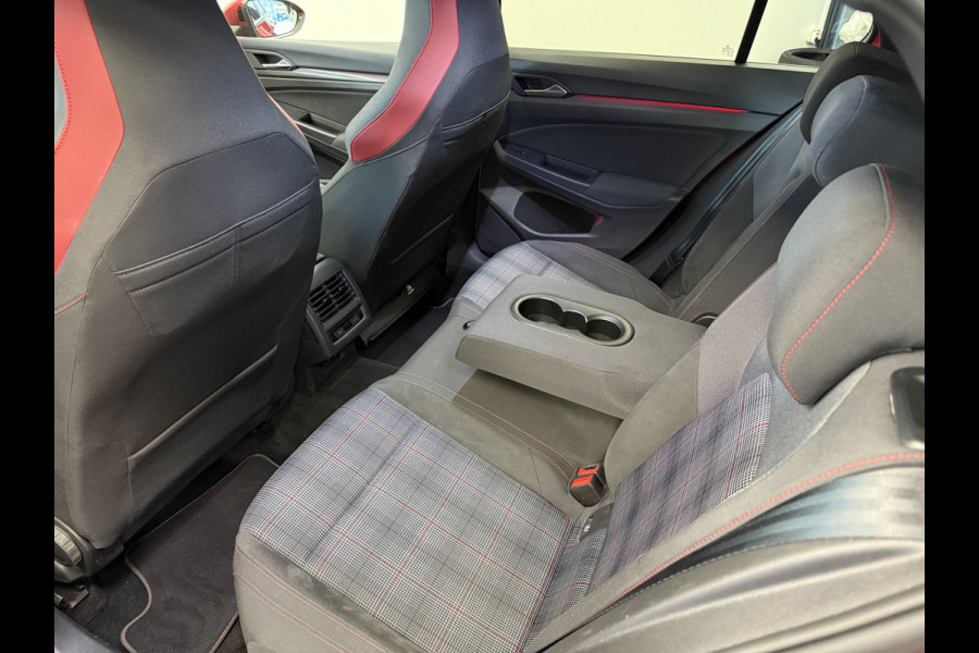 Volkswagen Golf 2.0 TSI GTI Parkeerassistent Keyless Go/Start HUD Volkswagen Golf 2.0 TSI GTI Parkeerassistent Keyless Go/Start HUD