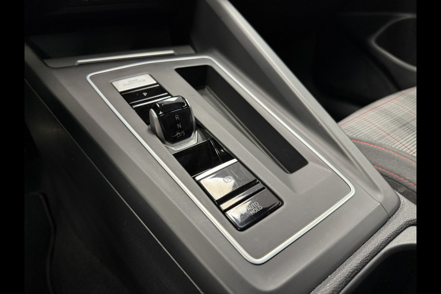 Volkswagen Golf 2.0 TSI GTI Parkeerassistent Keyless Go/Start HUD Volkswagen Golf 2.0 TSI GTI Parkeerassistent Keyless Go/Start HUD