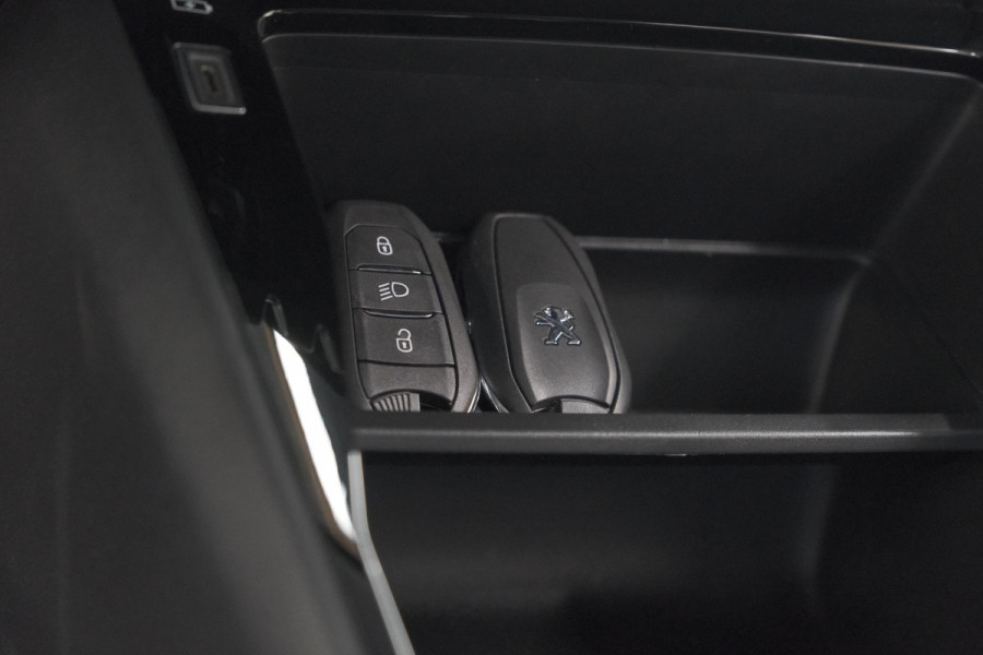 Peugeot e-208 EV Active 50 kWh | Navigatie | Apple Carplay | Climate Control