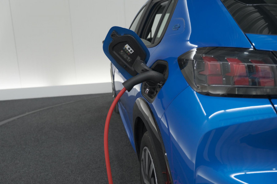 Peugeot e-208 EV Active 50 kWh | Navigatie | Apple Carplay | Climate Control