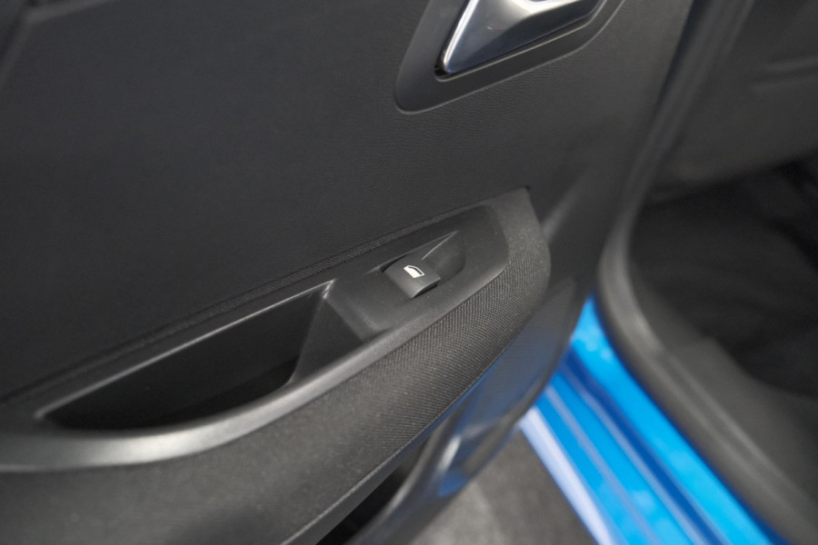Peugeot e-208 EV Active 50 kWh | Navigatie | Apple Carplay | Climate Control