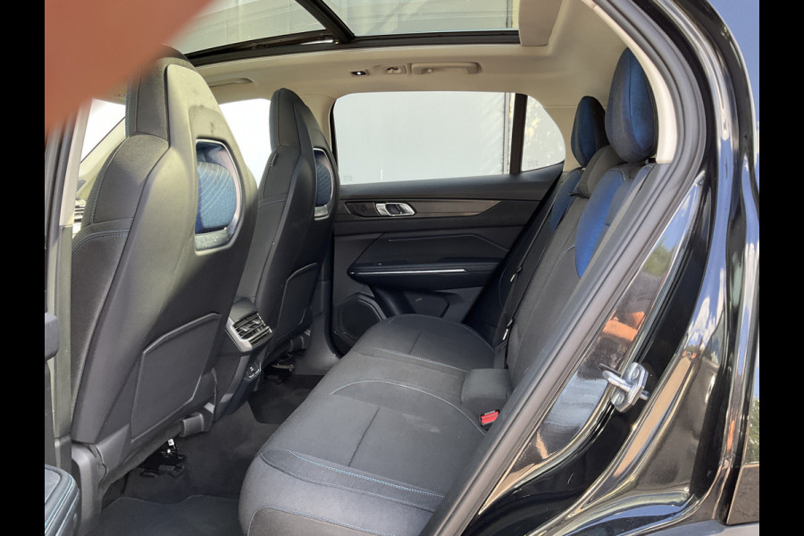 Lynk & Co 01 1.5 PHEV Carplay Pano.dak Adapt.Cruise Hoge zit vol opties!