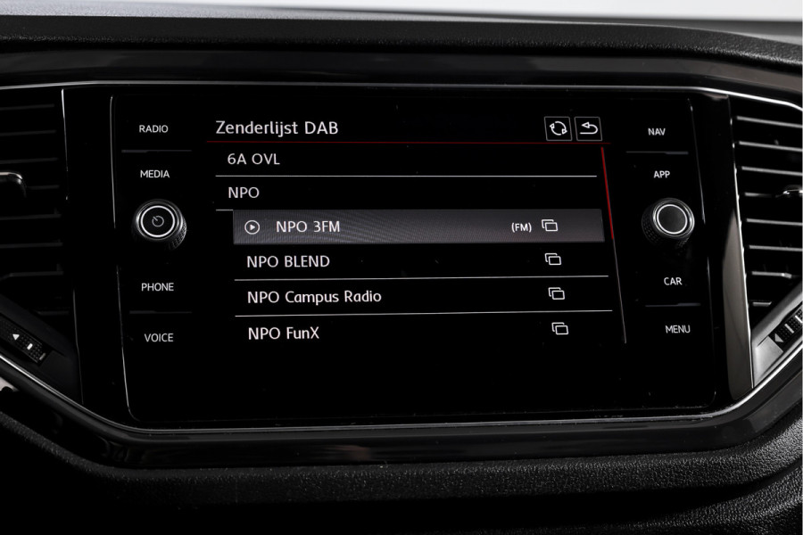 Volkswagen T-Roc 2.0 TSI 190 PK 4Motion Sport - Automaat Orig. NL | S/K-Panodak | Afn. Trekhaak | Adapt. Cruise | Stoelverw. | PDC | NAV + App. Connect | ECC | DAB | LM 17" |