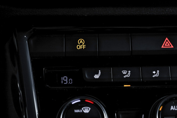 Volkswagen T-Roc 2.0 TSI 190 PK 4Motion Sport - Automaat Orig. NL | S/K-Panodak | Afn. Trekhaak | Adapt. Cruise | Stoelverw. | PDC | NAV + App. Connect | ECC | DAB | LM 17" |