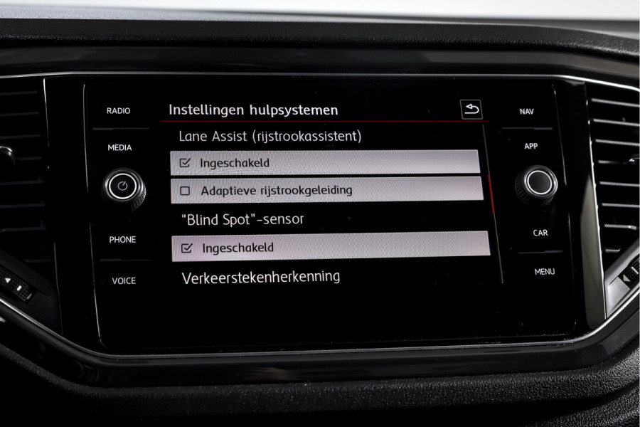 Volkswagen T-Roc 2.0 TSI 190 PK 4Motion Sport - Automaat Orig. NL | S/K-Panodak | Afn. Trekhaak | Adapt. Cruise | Stoelverw. | PDC | NAV + App. Connect | ECC | DAB | LM 17" |