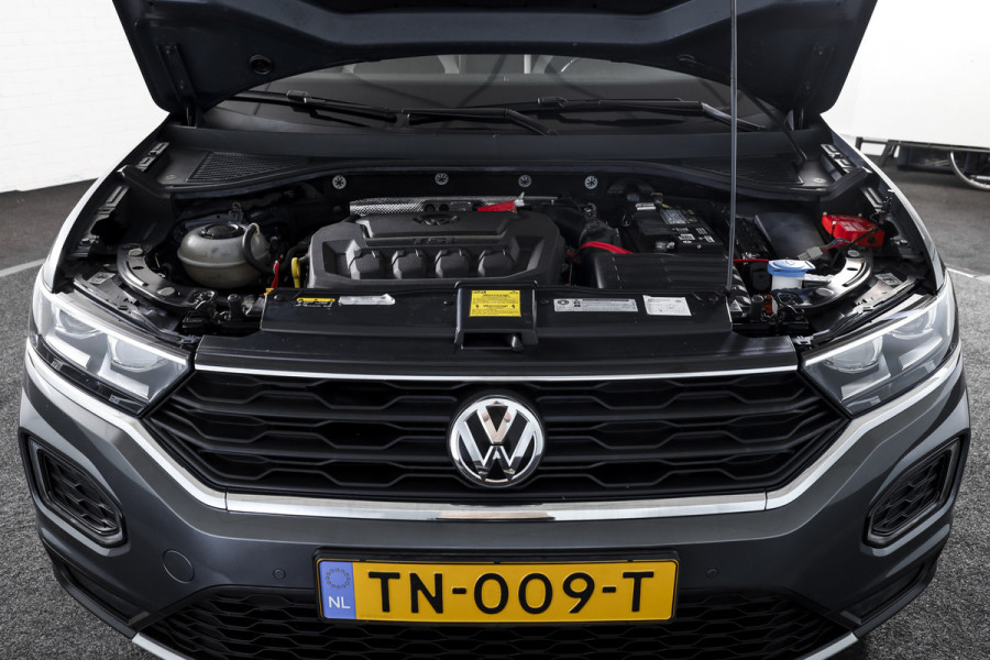Volkswagen T-Roc 2.0 TSI 190 PK 4Motion Sport - Automaat Orig. NL | S/K-Panodak | Afn. Trekhaak | Adapt. Cruise | Stoelverw. | PDC | NAV + App. Connect | ECC | DAB | LM 17" |