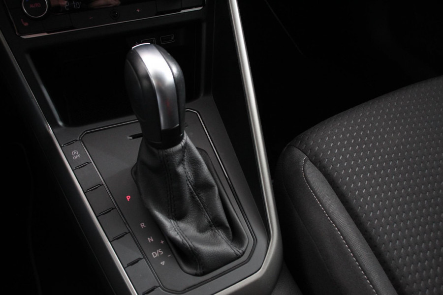 Volkswagen Polo 1.0 TSI DSG Comfortline | Navigatie | App Connect / Apple Carplay / Android Auto | Climate Control | Stoelverwarming | Extra Getint glas