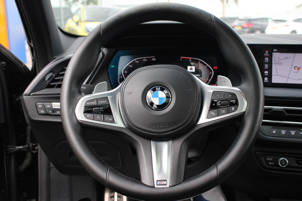 BMW 1-serie 120i High Executive Edition 178pk | Harman en Kardon | Panoramadak | Head-up display | M-Pakket