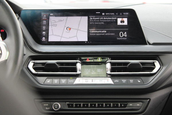 BMW 1-serie 120i High Executive Edition 178pk | Harman en Kardon | Panoramadak | Head-up display | M-Pakket
