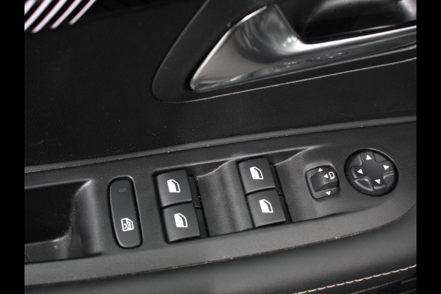 Peugeot 208 Hybrid 100 Automaat Allure Navigatie Apple Carplay/ Android Auto Camera Parkeersensoren Adaptive Cruise Control Stoelverwarming Ledverlichting Climate control