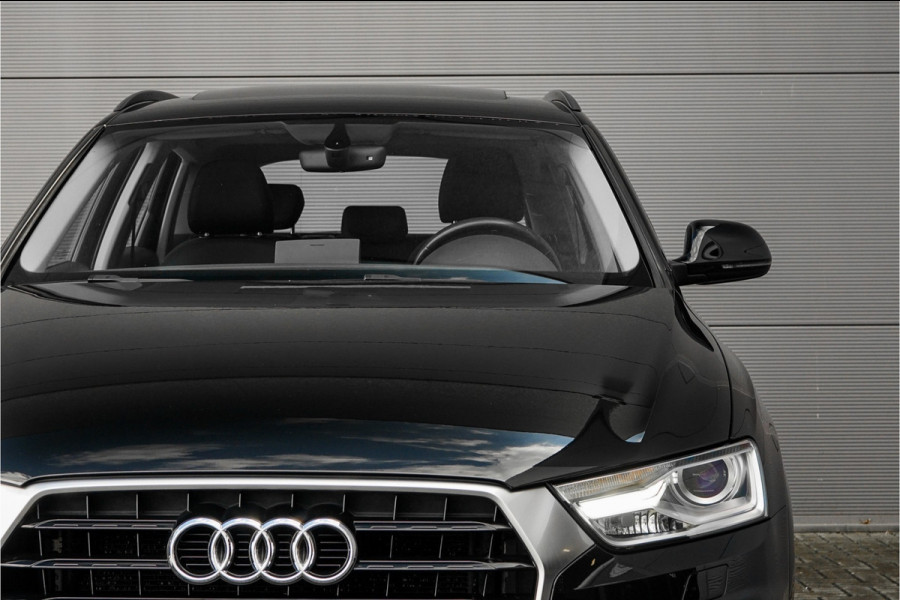 Audi Q3 1.4 TFSI S-Line Pano Xenon Trekhaak