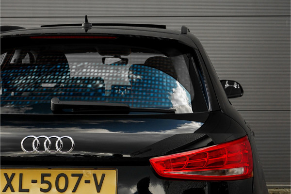 Audi Q3 1.4 TFSI S-Line Pano Xenon Trekhaak