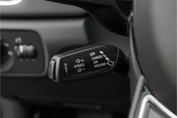 Audi Q3 1.4 TFSI S-Line Pano Xenon Trekhaak