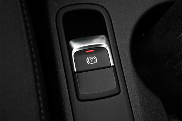 Audi Q3 1.4 TFSI S-Line Pano Xenon Trekhaak